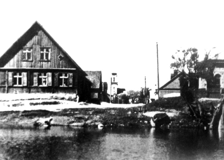 Pastatyti sinagogų įamžinimo ženklai