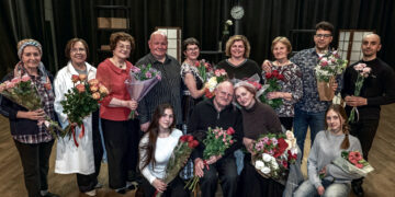 Ar meilę teatrui galima vadinti komercija?