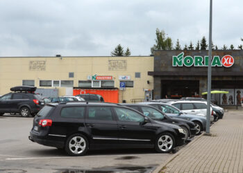 Kiek dar kęsime smarvę prie „Norfos“ parduotuvės?