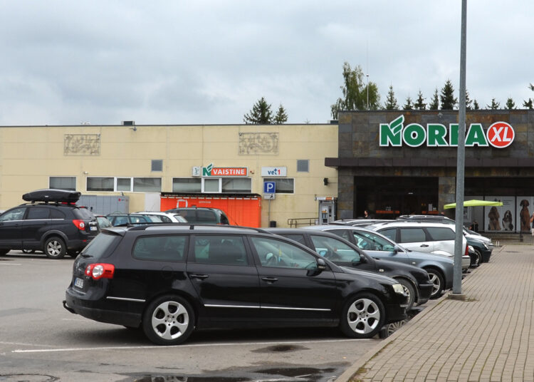 Kiek dar kęsime smarvę prie „Norfos“ parduotuvės?