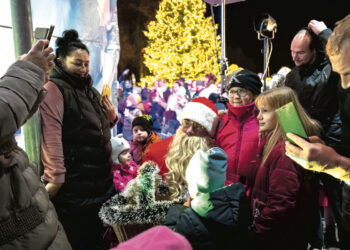 Įžiebta Biržų miesto Kalėdų eglė