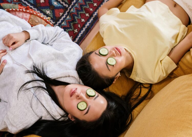 Makiažo krepšelio revizija: kaip nepasiklysti tarp garsių vardų ir rasti tai, kas tinka jums?