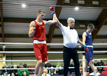 Žengia į profesionalų boksą, ieško ilgalaikių partnerių