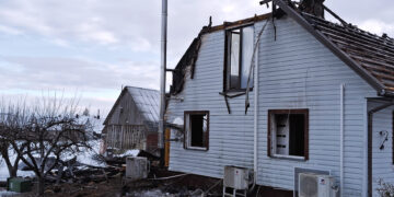 Papilyje sudegė atnaujinti namai