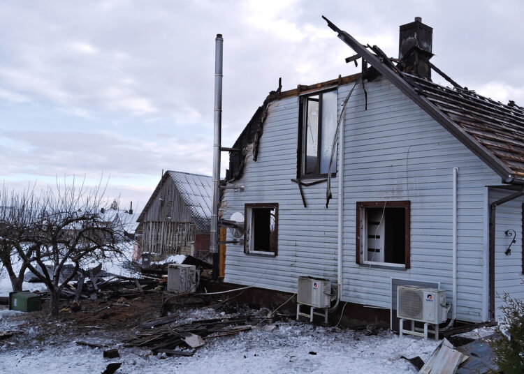 Papilyje sudegė atnaujinti namai