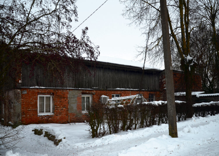 Sproginėjo krosnys, degė kaminai