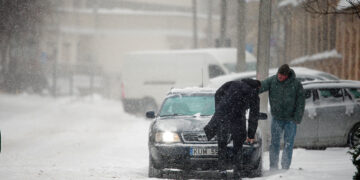 Šalčiai vairuotojams sukėlė rūpesčių