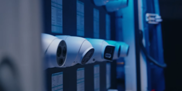 IP kamerų komplekto privalumai: kodėl verta jį rinktis?