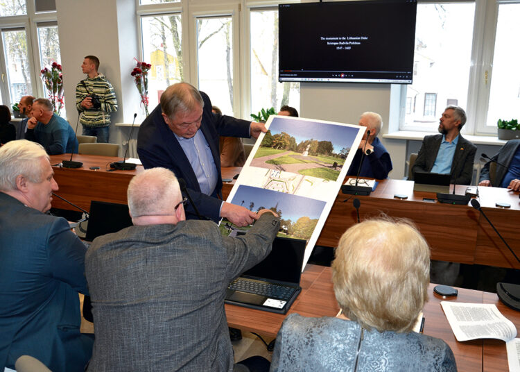 Biržų politikams – apie asmenybę ir paminklą