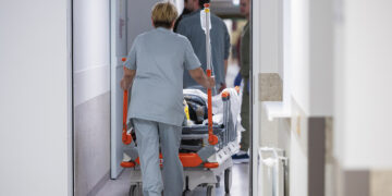 Nusilpusį vaiką į ligoninę išvežė socialinė darbuotoja