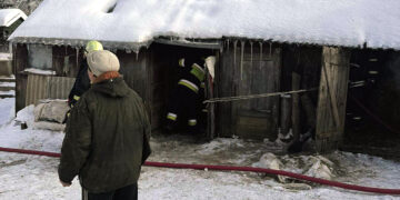 Gyvulius iš degusio tvarto išvarė patys ūkininkai