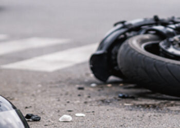 Nukentėjo nepilnametis mopedo vairuotojas