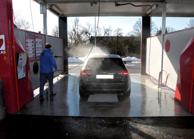 Automobilių plovyklose bumas