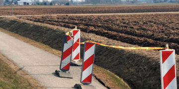 Kad pėstieji ir dviratininkai nenugarmėtų į žemės gelmes