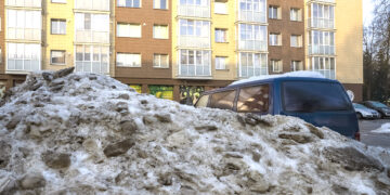 Kodėl dalyje gatvių neišvežtas sniegas?