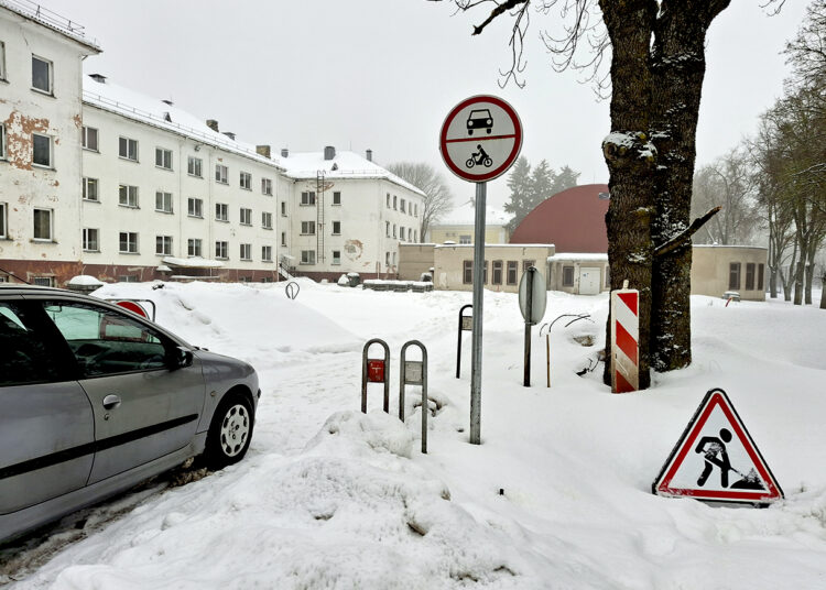 Automobilių stovėjimo aikštelės dar teks palaukti