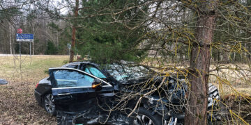 Pavojingame autoįvykyje žmonės nenukentėjo