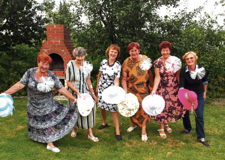 Kaip senjorės kuria savo pasaulį?