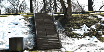 Pradedamas laiptų remontas