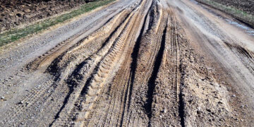 Sunkiasvorės mašinos niokoja ir kitus kelius