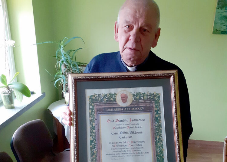 Garbės kanauninkui Vilniui Viktorui Cukurui – 8