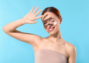 Lengva ir efektyvi apsauga nuo saulės: ką rinktis kasdien?