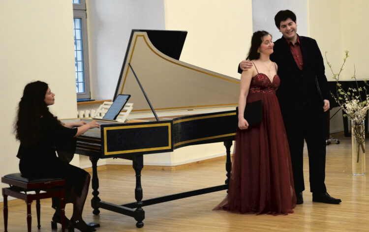 Koncertuoja senosios muzikos ansamblis „Las Malas“ (Šveicarija. Atlikėjai: Rafaela Salgado (Portugalija) – klavesinas, Jaia Nurit Niborski (Argentina) – sopranas, Pedro Pablo Alvarez McNab (Čilė) – kontratenoras. Nuotr. Alfredos Gudienės