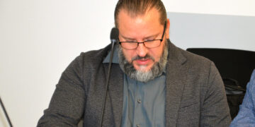Kai dėl sprendimų nei šilta, nei šalta