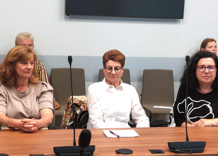 Apie raudoną asfaltą, pornografiją gatvėje ir perdėtą kuklumą