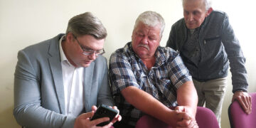 Apie vantos lapą vienoje vietoje, neiššluotą stotelę ir tualetą po laiptais