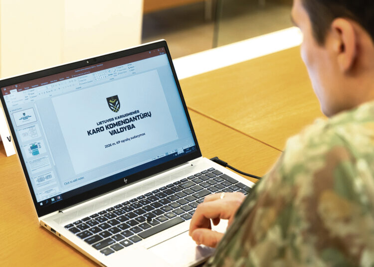 Kvietė tapti komendantiniais kariais