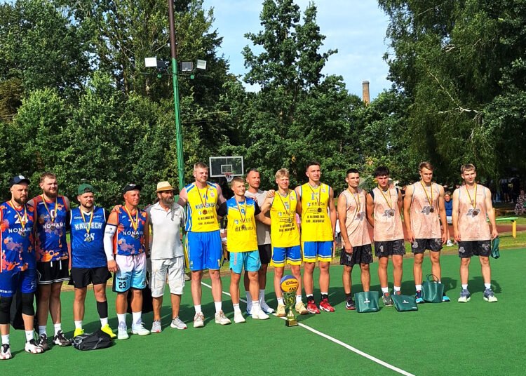 Gatvės krepšinio turnyras Vabalninke