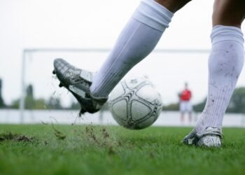 Svarstoma galimybė tapti futbolo klubo dalininkais