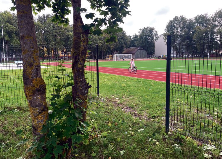 Stadiono tvora ardoma toliau