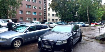 Užkimštų kiemų problemą išspręstų privatizacija