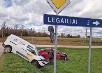 Į avariją pateko paštininkės vairuojamas automobilis