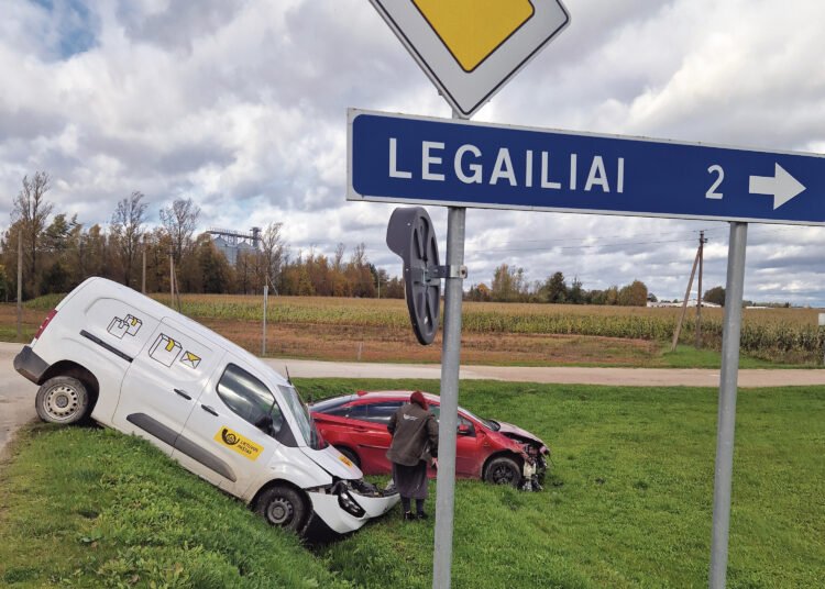 Į avariją pateko paštininkės vairuojamas automobilis