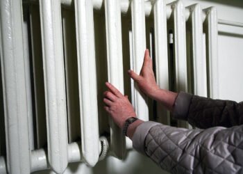 Šildymo sezonas prasidėjo, bet šilumos dar nėra